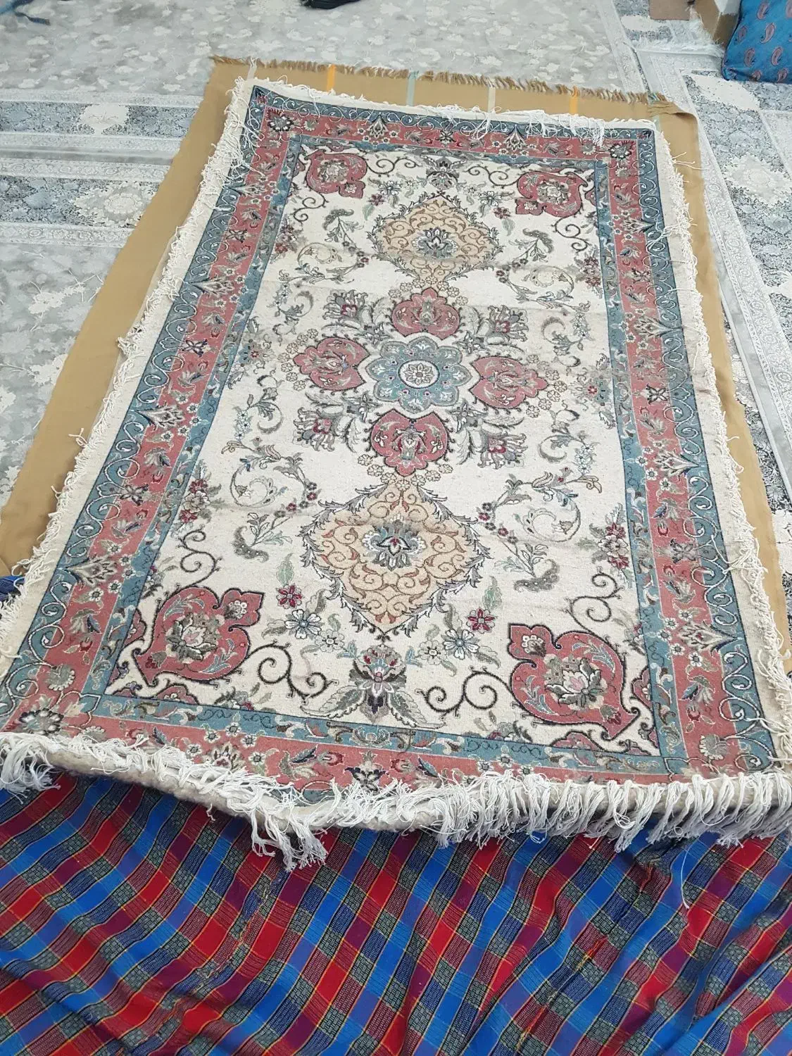 قالی دست بافت ۱.۳۰دردومتر|فرش|اسفراین, |دیوار