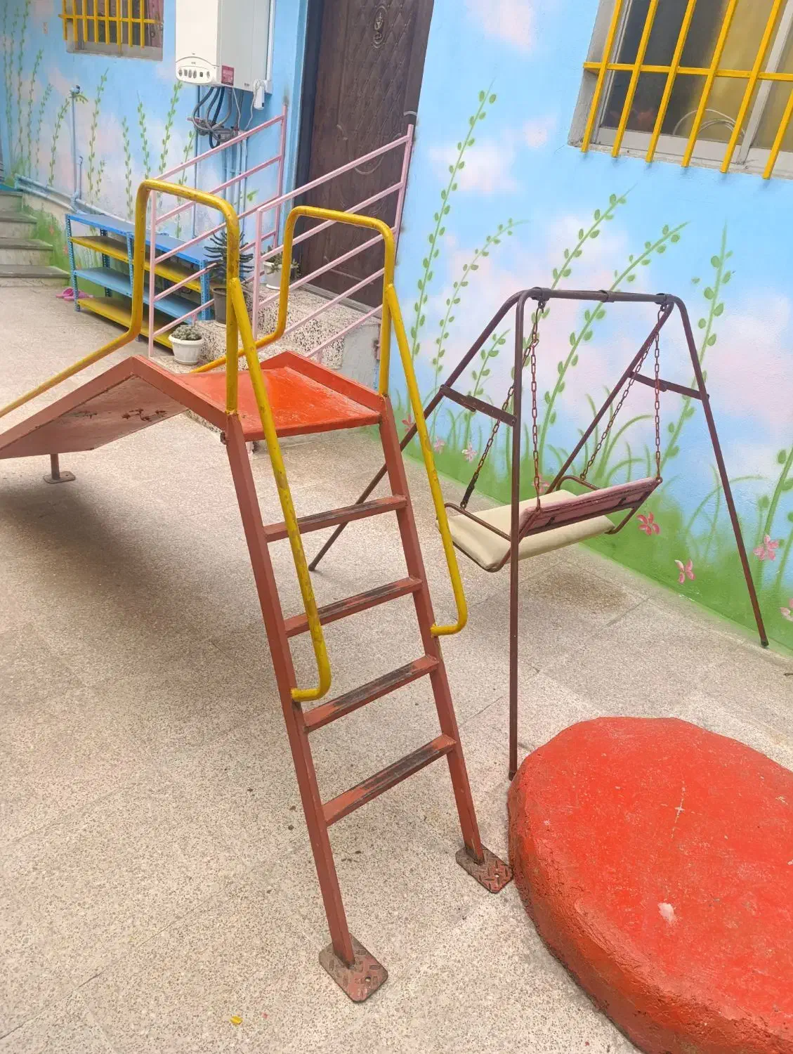 تاب و سرسره آهنی|اسباببازی|رشت, نخودچر|دیوار