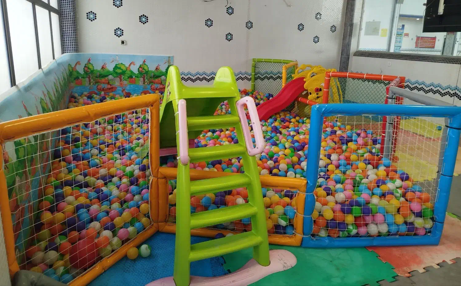 استخر توپ با تمام تجهیزات|اسباببازی بچه|قم, خداکرم|دیوار