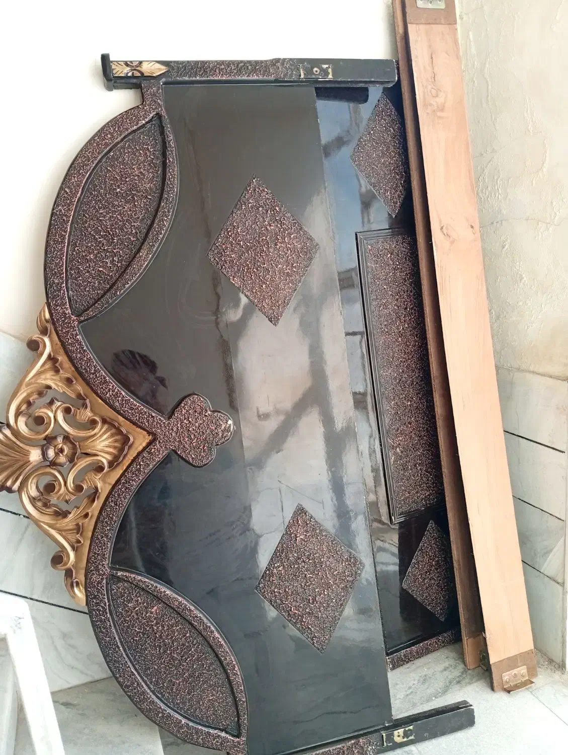 تخت خواب دونفره سالم.|تخت و سرویس خواب|دورود, |دیوار