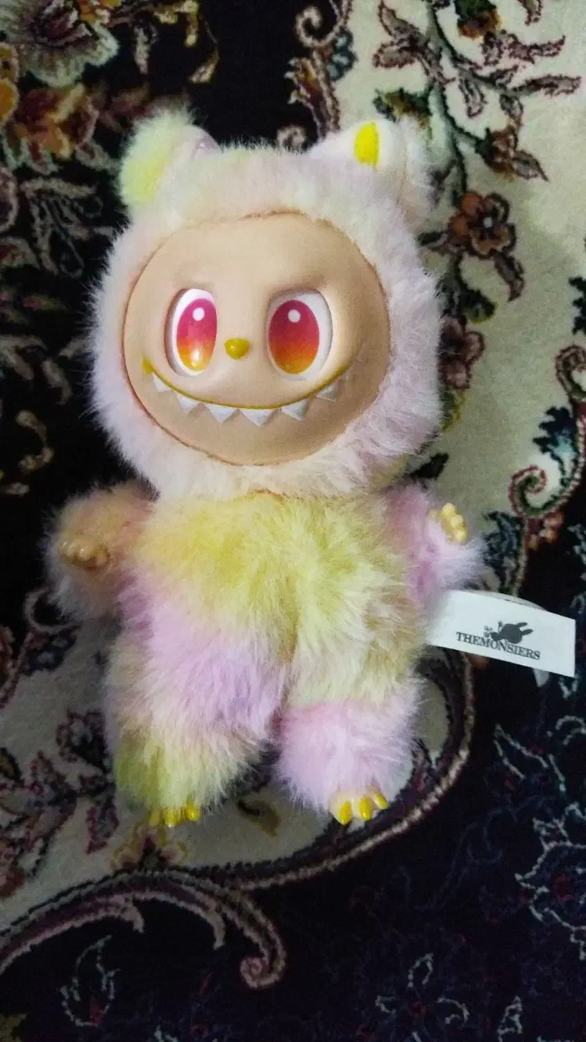 عروسک لبوبو|اسباب‌بازی بچه|قدس, شهر‌قدس|دیوار