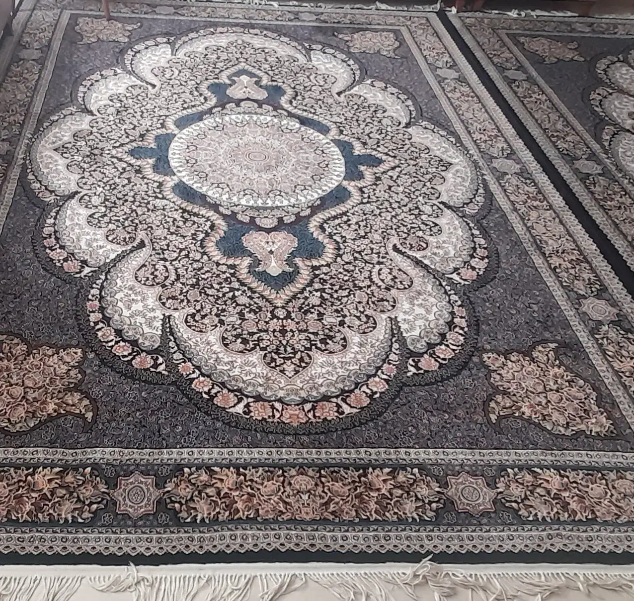 فرش|فرش|اصفهان, وحید|دیوار