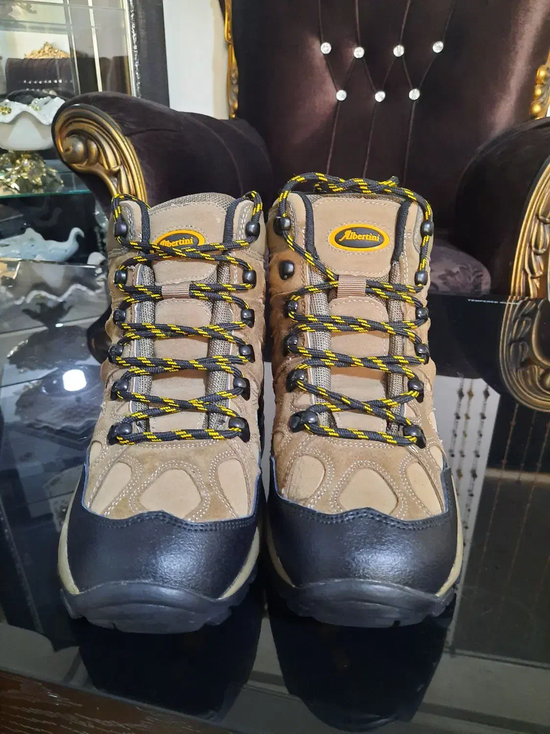 پوتین کوهنوردی|کیف، کفش، کمربند|پاکدشت, پاکدشت (مامازند)|دیوار