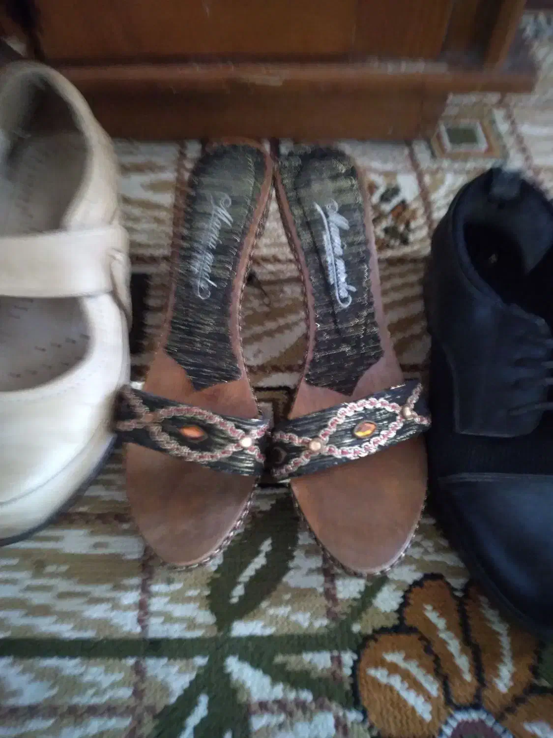 گفش زنانه|کیف، کفش، کمربند|خوی, |دیوار