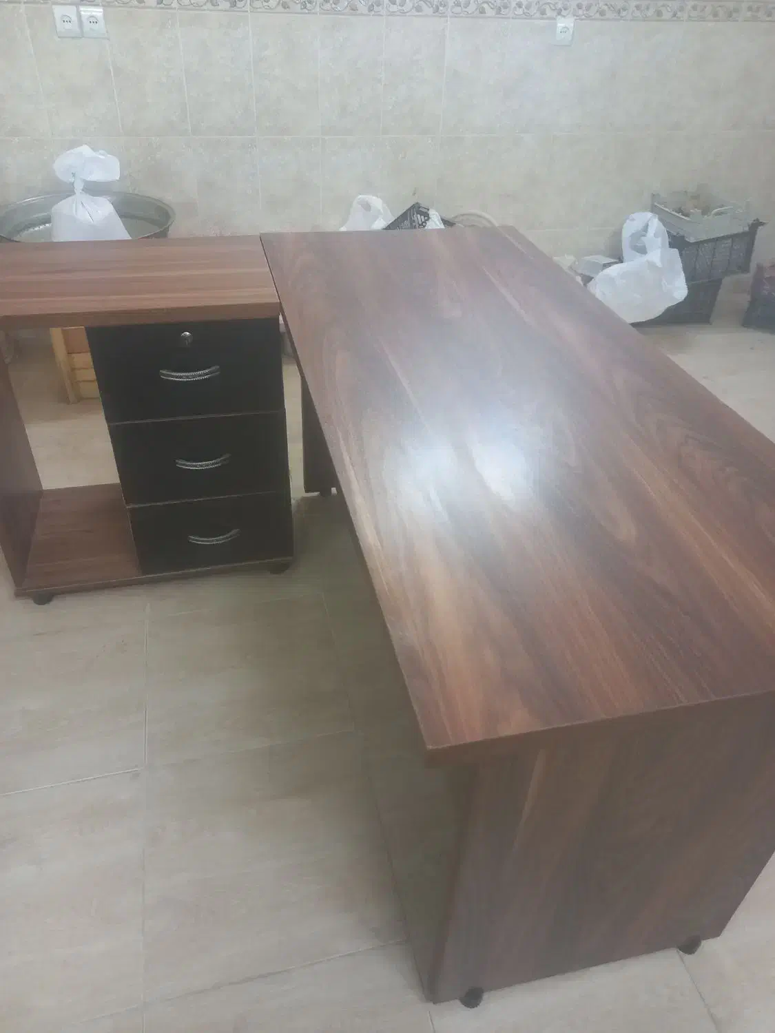 میز مدیریت همراه با صندلی|مبلمان اداری|یزد, |دیوار