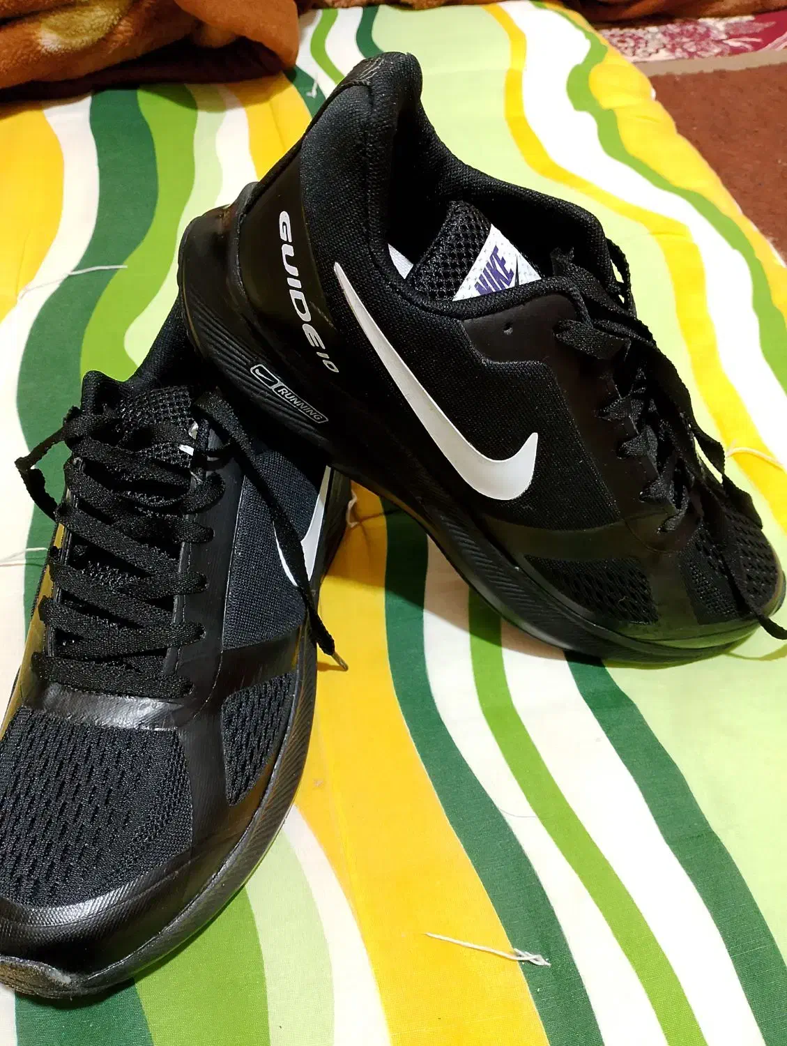 کفش کتونی|کیف، کفش، کمربند|الشتر, |دیوار