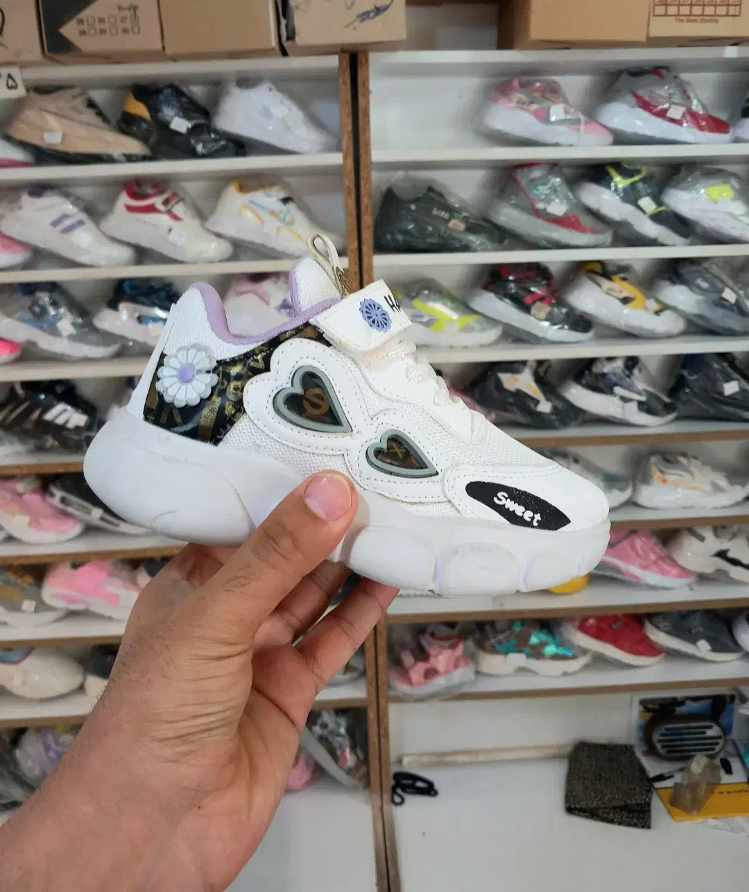 کتونی بچگانه مدل قلبی سایز ۳۱ تا ۳۵ سه رنگ|کفش و لباس بچه|اراک, |دیوار