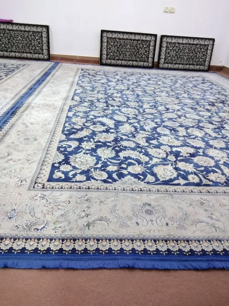 فرش ۹ متری ۲.۵/۳.۵|فرش|سنندج, |دیوار