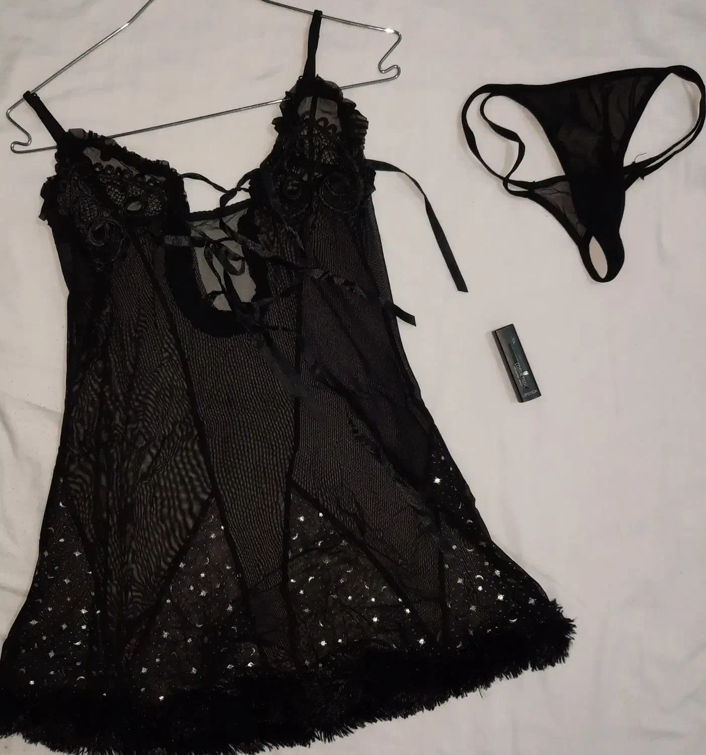 لباس خواب|لباس|شیراز, لشکری|دیوار