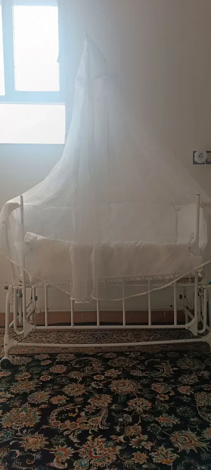 گهواره نوزاد|تخت و صندلی بچه|کرمان, |دیوار