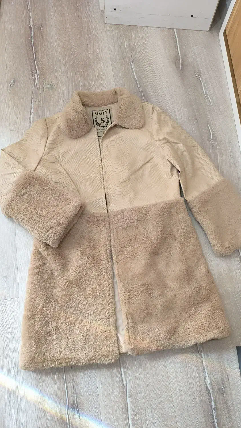 پالتو|لباس|بومهن, |دیوار