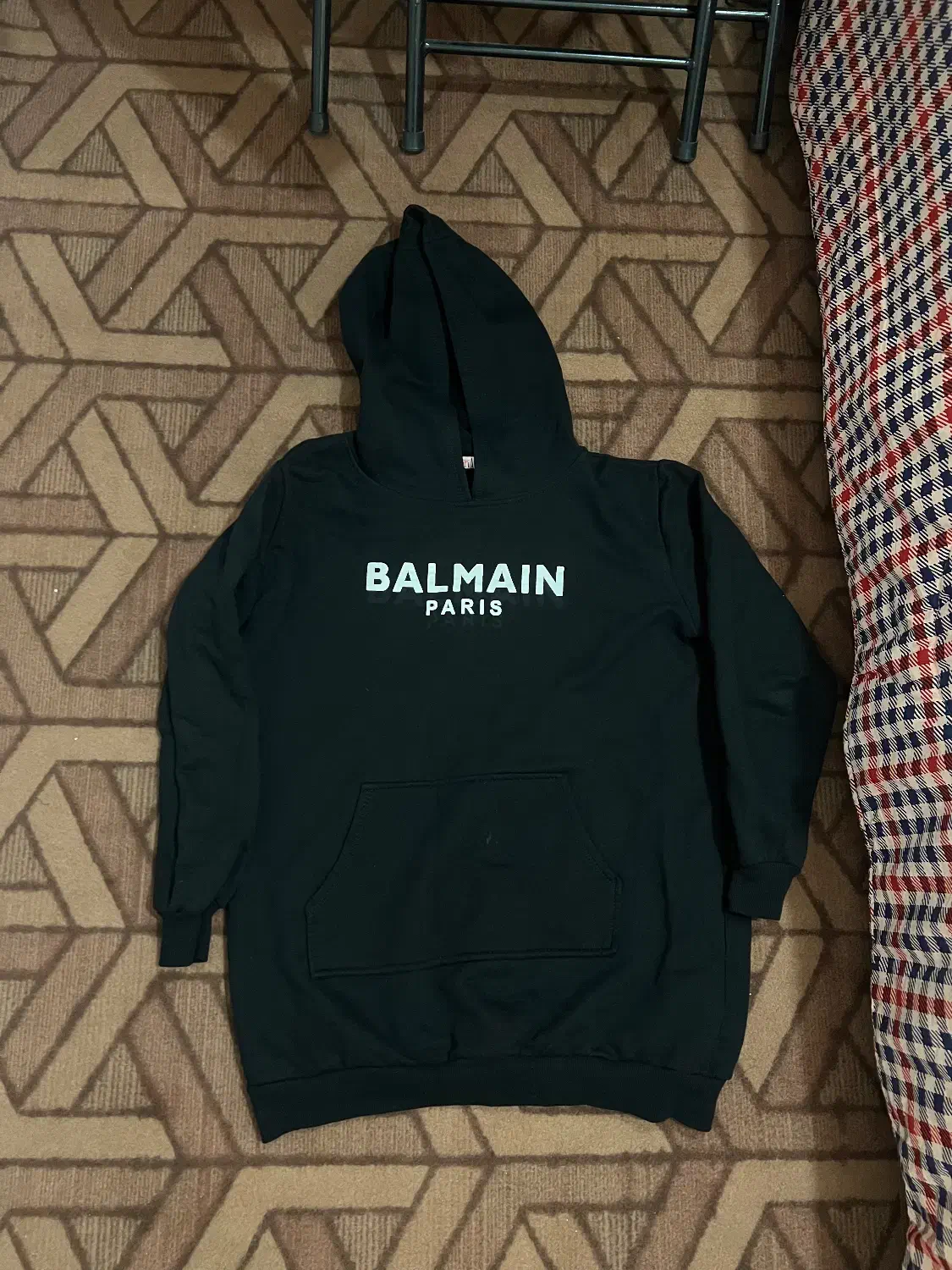 هودی|لباس|قم, حنیف نژاد|دیوار