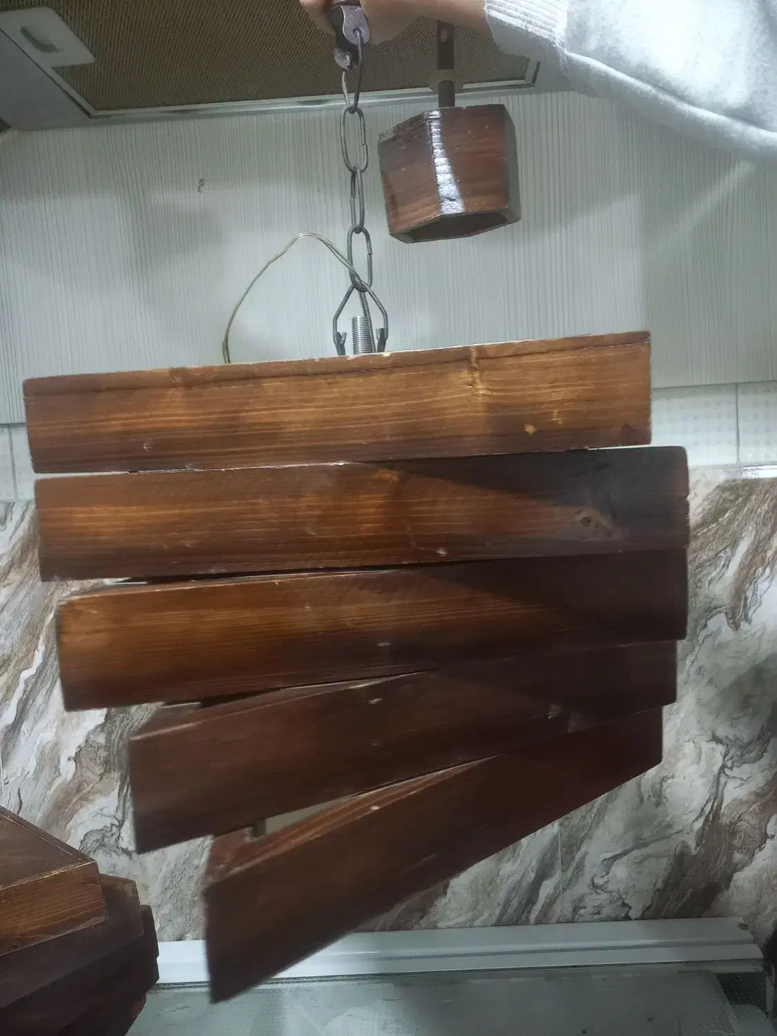 لوستر|لوستر و چراغ آویز|اصفهان, قهجاورستان|دیوار