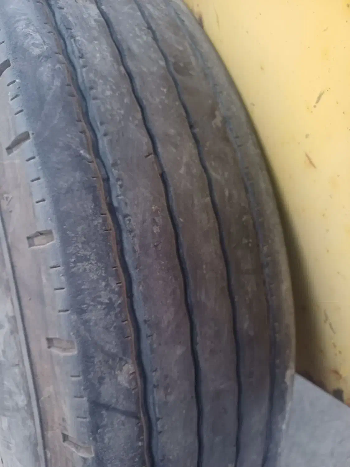 لاستیک عقب نیسان|قطعات یدکی و لوازم جانبی|خاوران, |دیوار