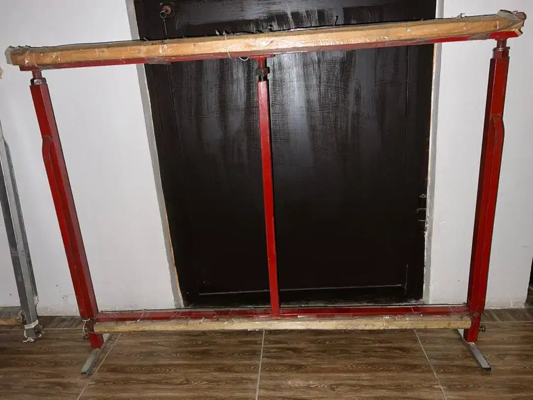 دار قالی برای زرع و نیم دو عدد|ابزارآلات|رشت, باهنر|دیوار