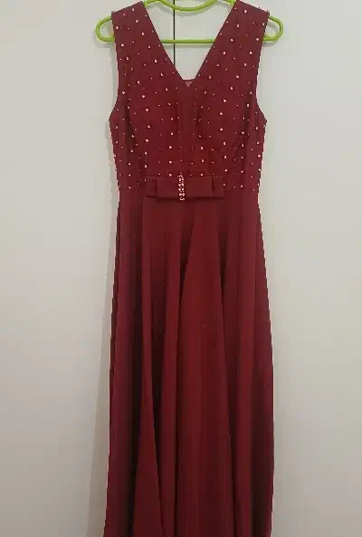 لباس مجلسی|لباس|زبرخان, |دیوار