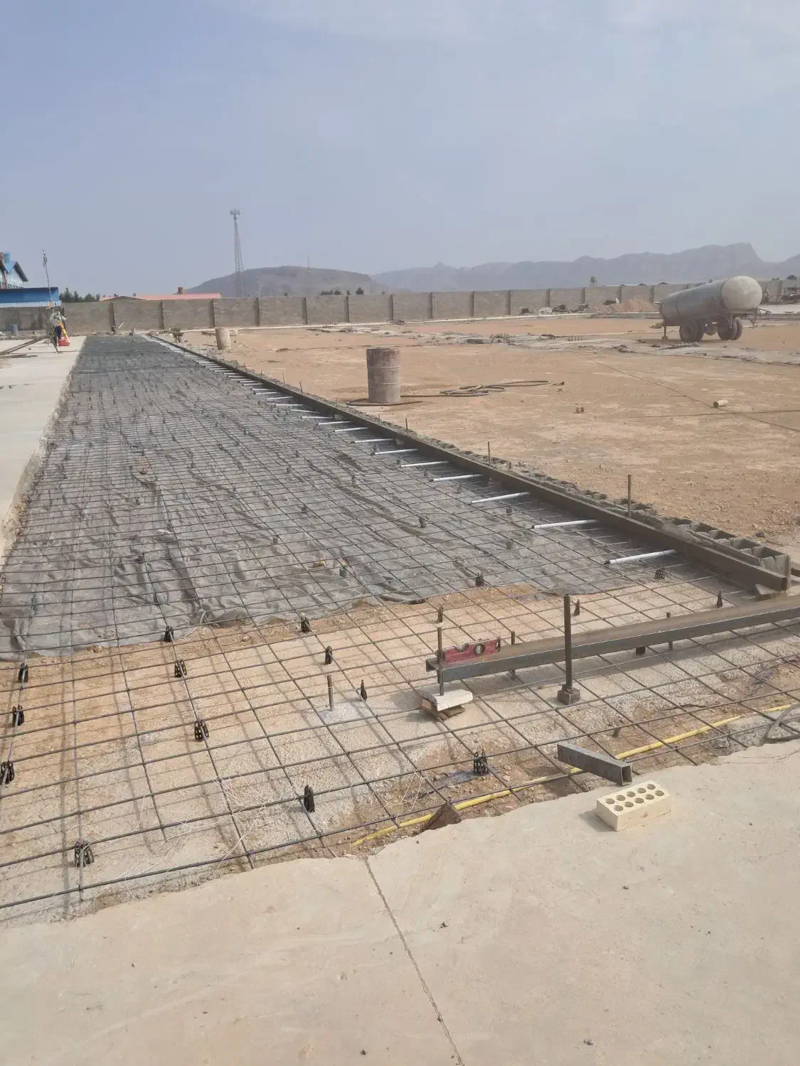 بتن ریزی با ماله پروانه ایی  با مهارت بالا|خدمات پیشه و مهارت|شهرضا, |دیوار