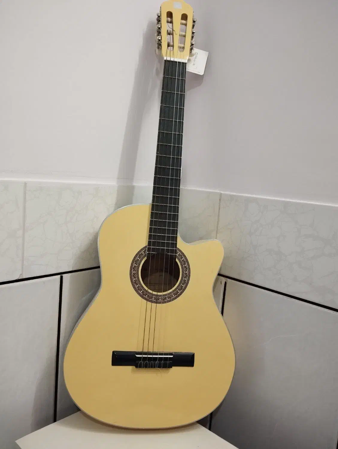 گیتار|گیتار، بیس، امپلیفایر|دلیجان, |دیوار