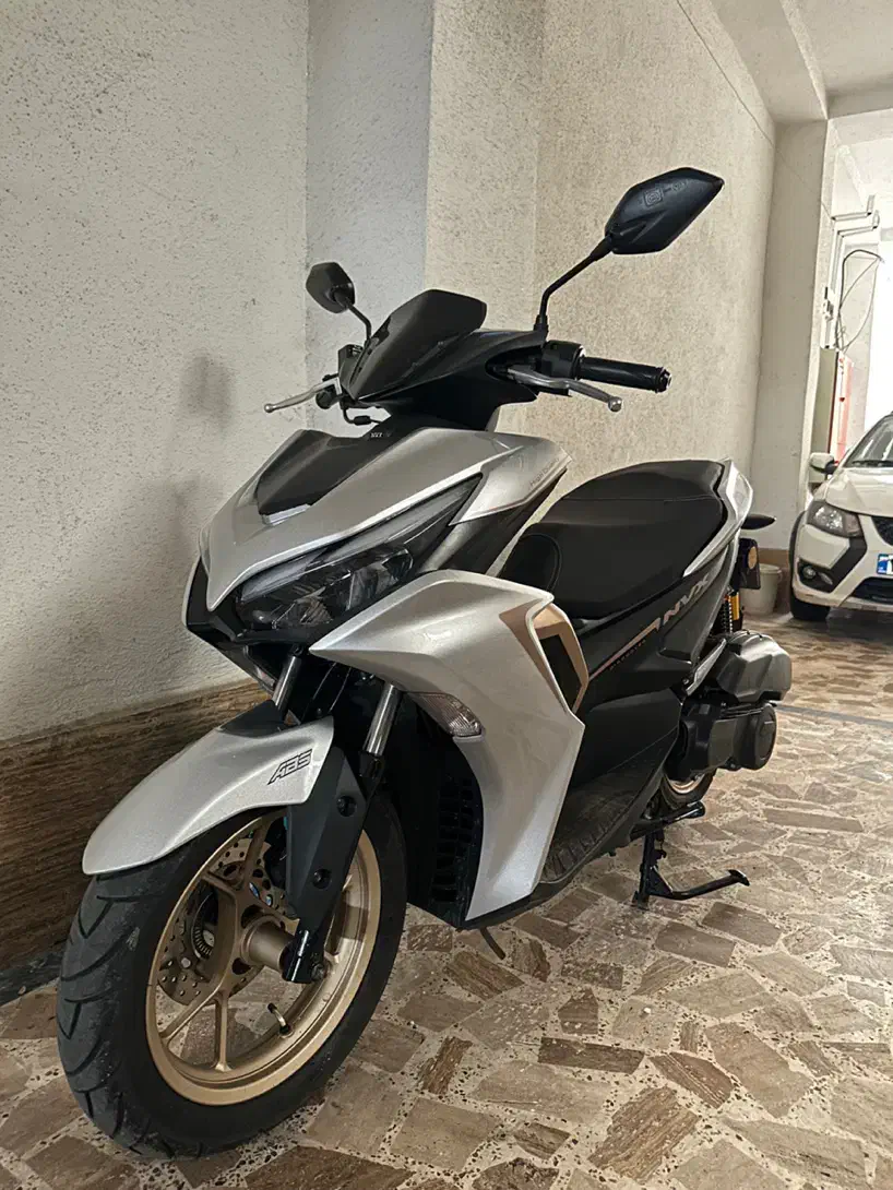 nvxموتور|موتورسیکلت|رشت, معلم|دیوار