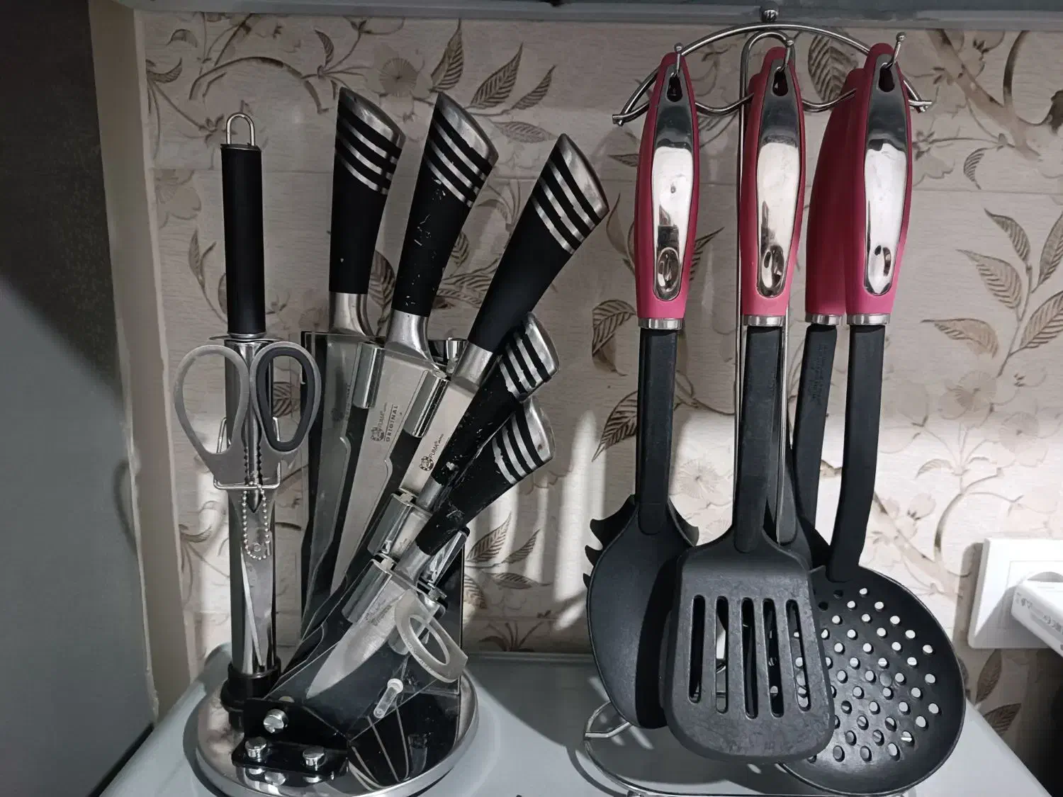 پایه قابلمه سرویس چاقو کفگیر ملاقه|آب‌چکان و نظم‌دهنده ظروف|گرگان, |دیوار