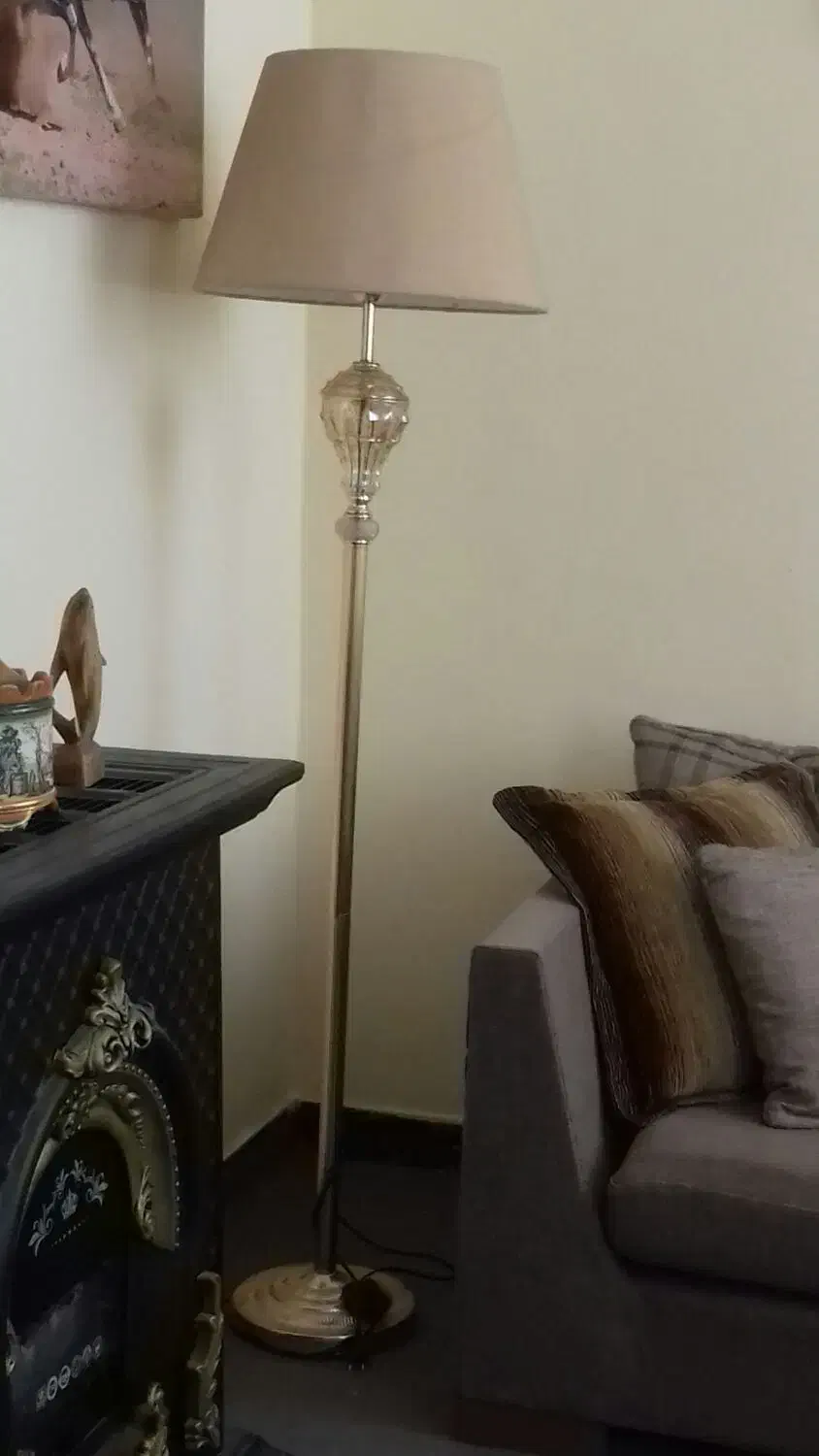 میزخاطره.آباژور.آینه قدی.آینه قدی سفیدبامیزتلفن|آینه|دهدشت, |دیوار