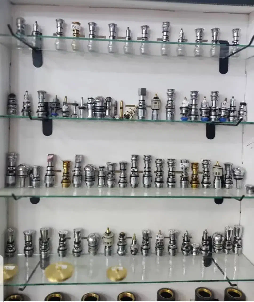 تعمیر و سرویس و نوسازی شیرآلات|خدمات پیشه و مهارت|دزفول, |دیوار