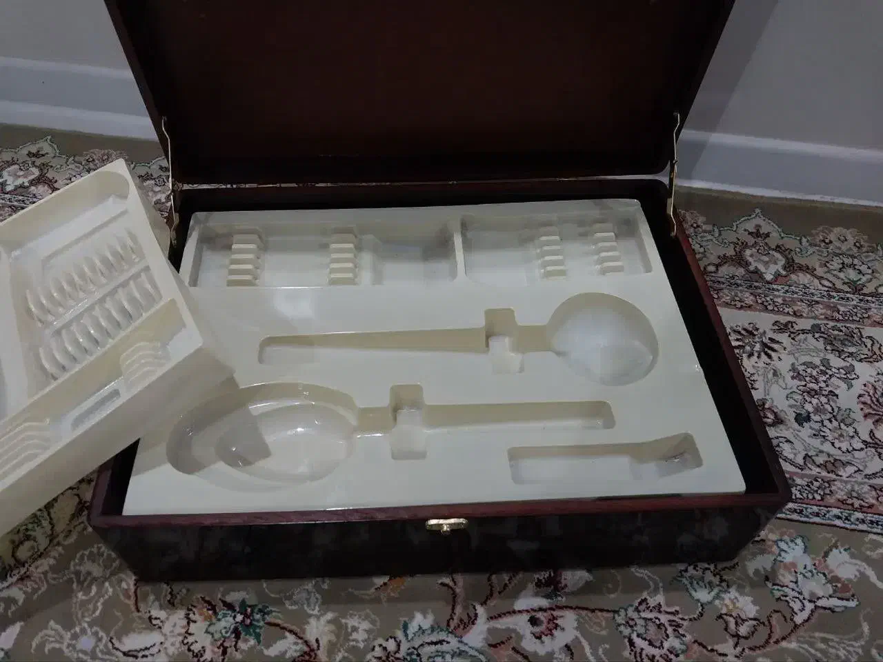 چمدان قاشق چنگال|ظروف سرو و پذیرایی|تهران, مخصوص|دیوار