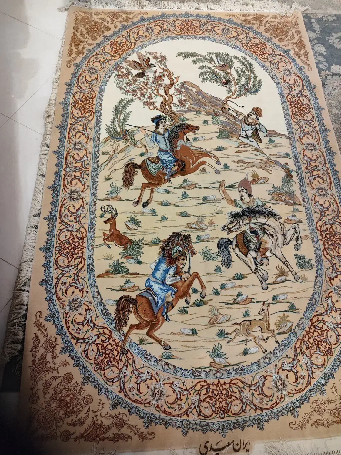 فرش دستباف|فرش|اصفهان, عباس‌آباد|دیوار