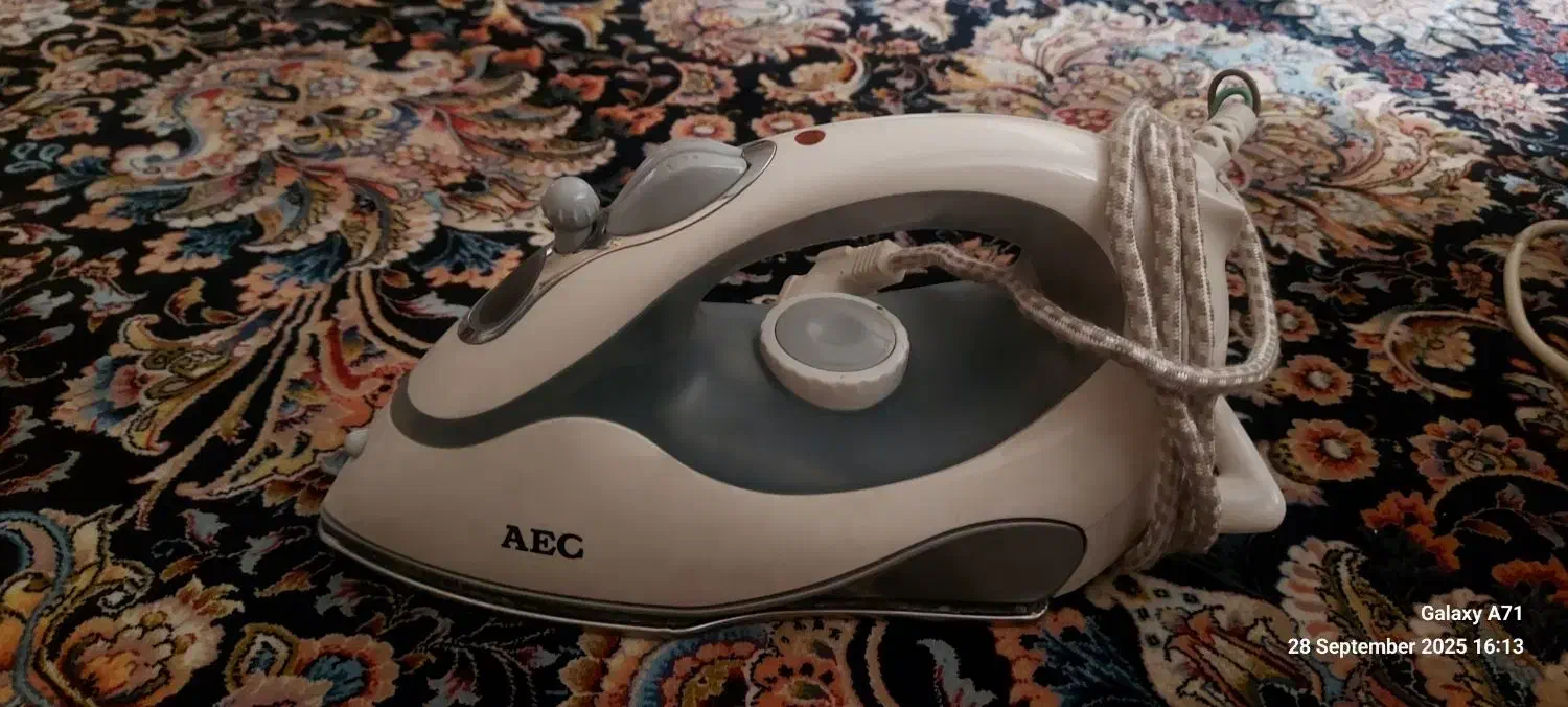 اتو لباس|اتو و لوازم اتو|رباط‌کریم, رباط‌کریم|دیوار