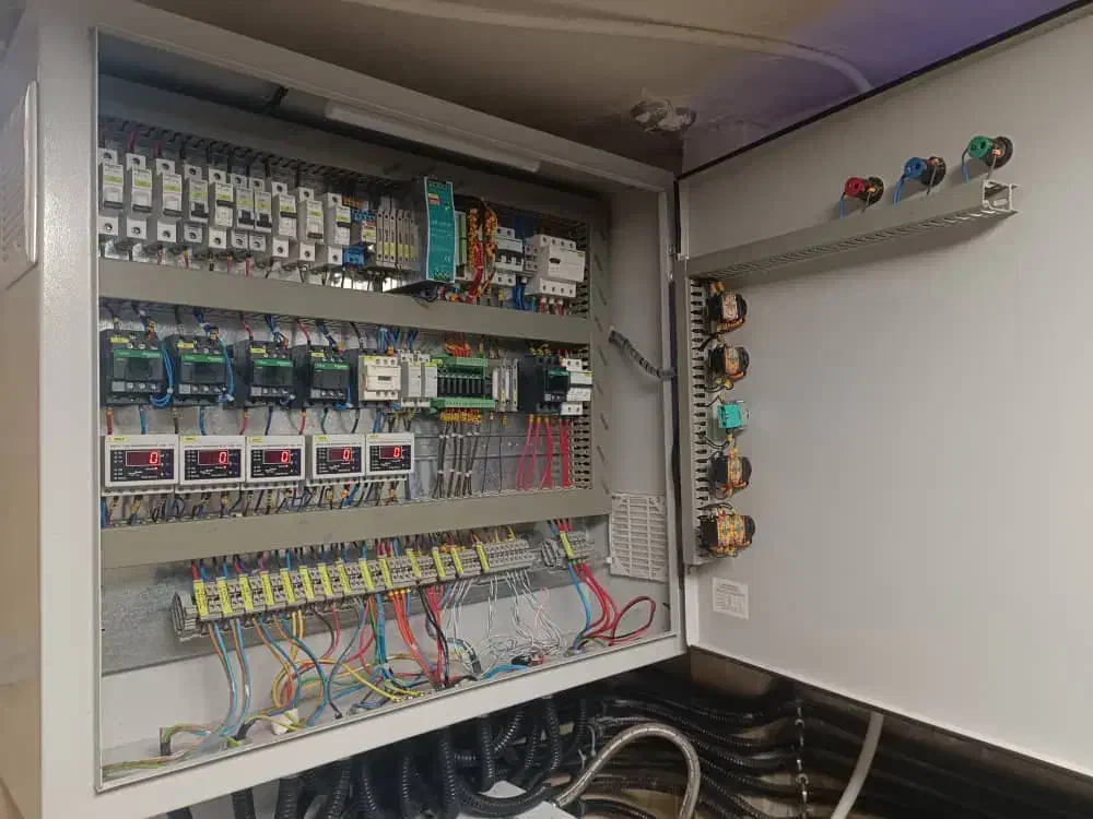 برقکار،برقکاری،صنعتی،ساختمان،رفع عیب اتصالی|خدمات پیشه و مهارت|نور, |دیوار