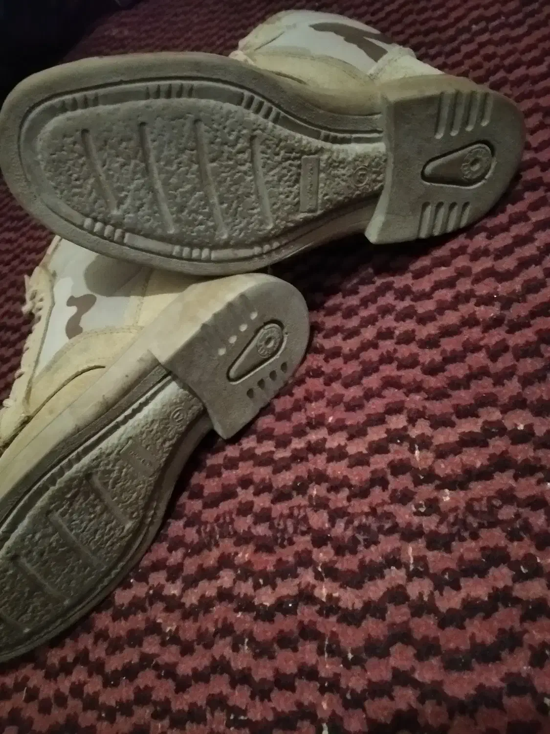 نیم بوت خاکی|کیف، کفش، کمربند|زابل, |دیوار