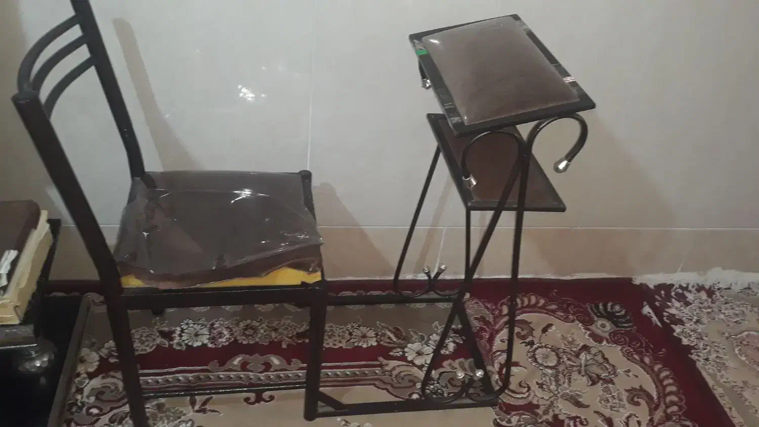 صندلی نماز|صندلی و نیمکت|قم, شاه سید علی|دیوار