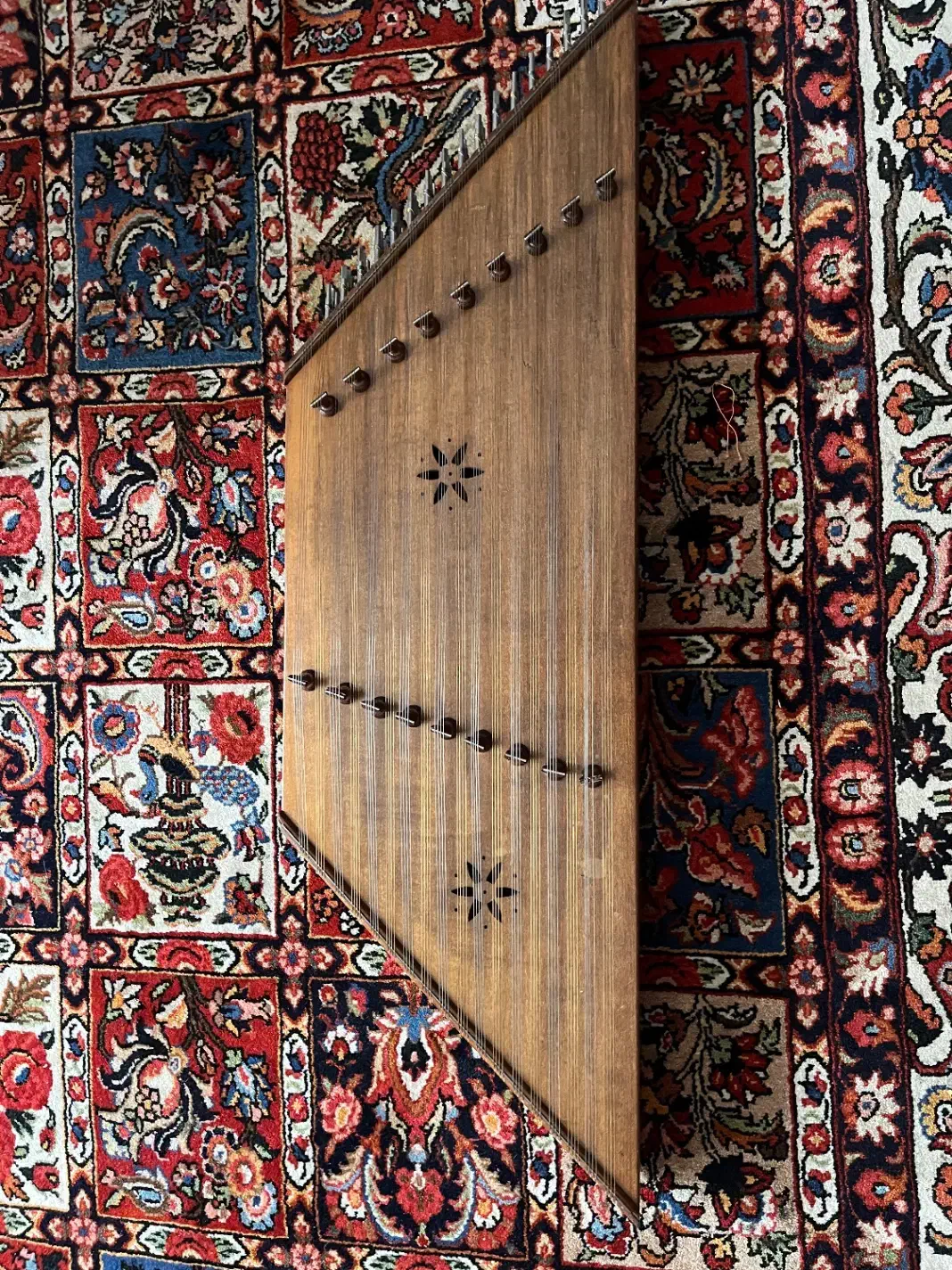 سنتور ۹خرک (سل کوک)|سازهای سنتی|اصفهان, کوی امام جعفر صادق|دیوار