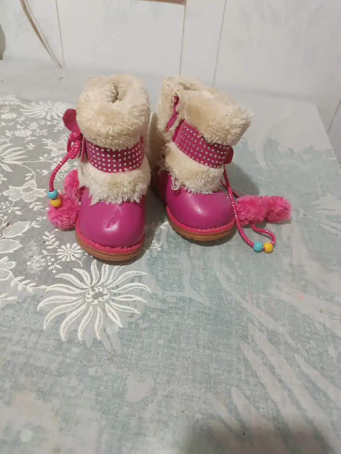 تعدادی شیشه وصفحه چایی ساز وکفش بچه گانه|حراج|دامغان, |دیوار