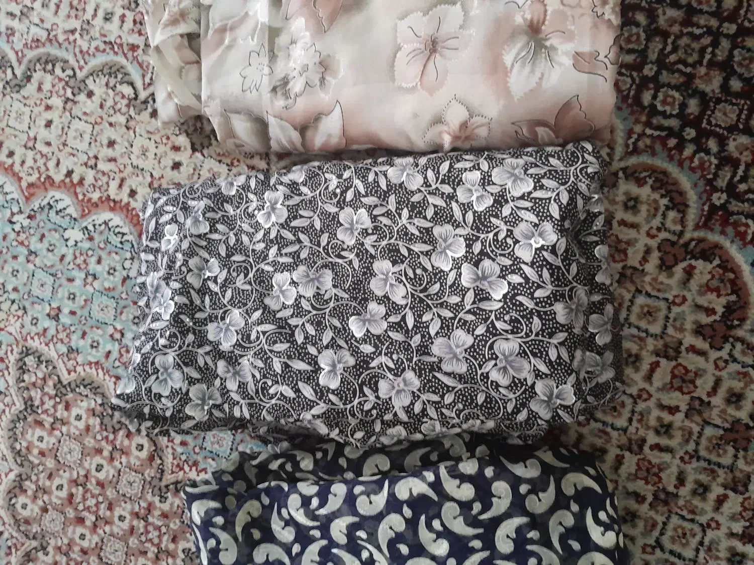 چادر رنگی|لباس|مشهد, موعود|دیوار