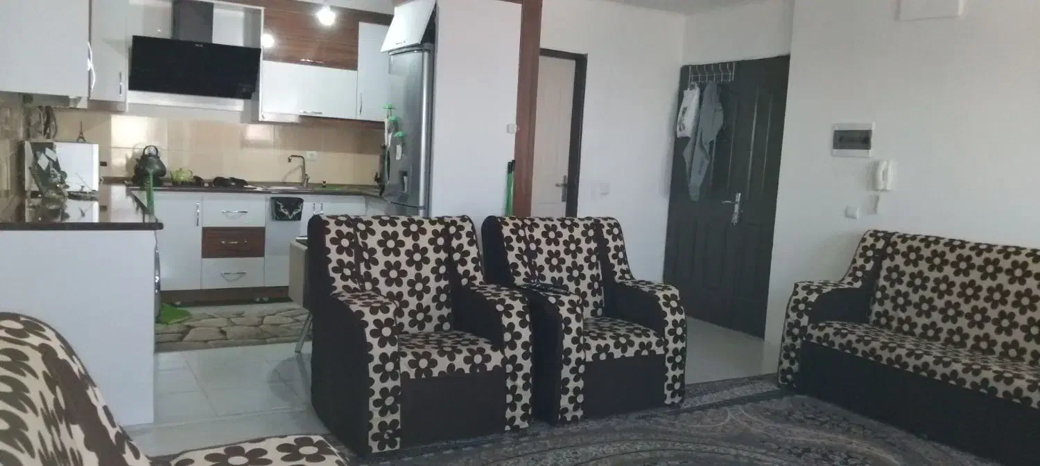 مبل ۷ نفره|مبلمان خانگی و میز عسلی|گلبهار, شهر جدید گلبهار|دیوار