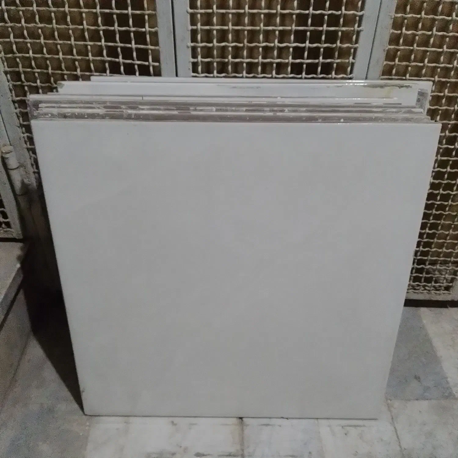 مقداری سرامیک ۶۰ در ۶۰|مصالح و تجهیزات ساختمان|اصفهان, ملکشهر|دیوار