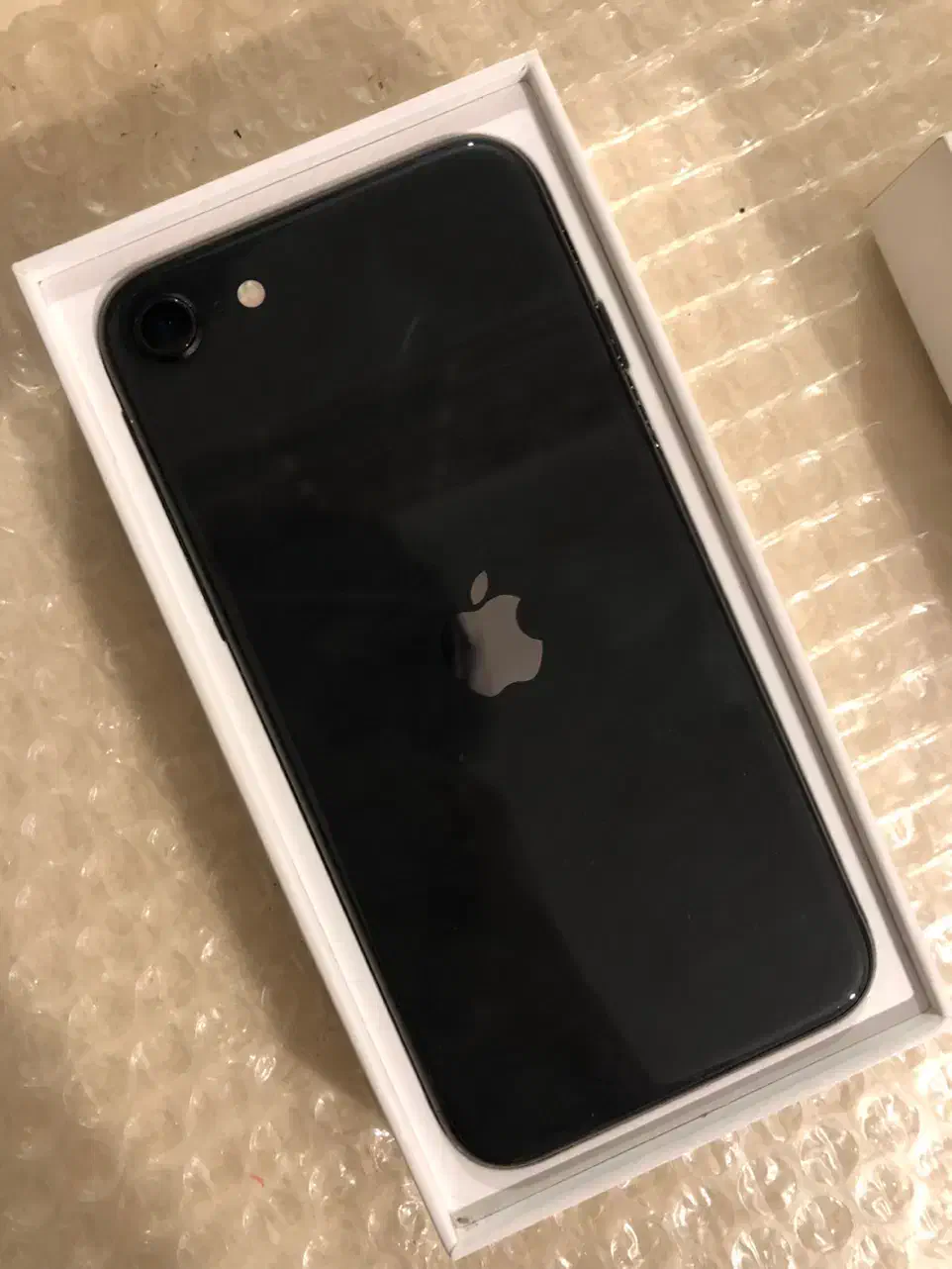 SE 2020 ۱۲۸ گیگ|موبایل|نوشهر, |دیوار