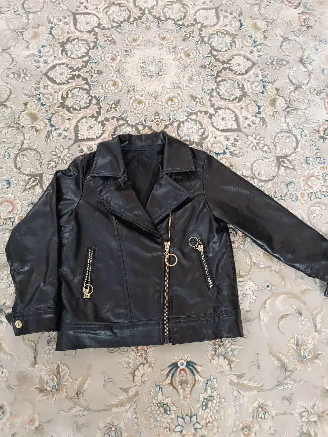 کاپشن و کت اسپرت چرم|کفش و لباس بچه|مشهد, انقلاب|دیوار