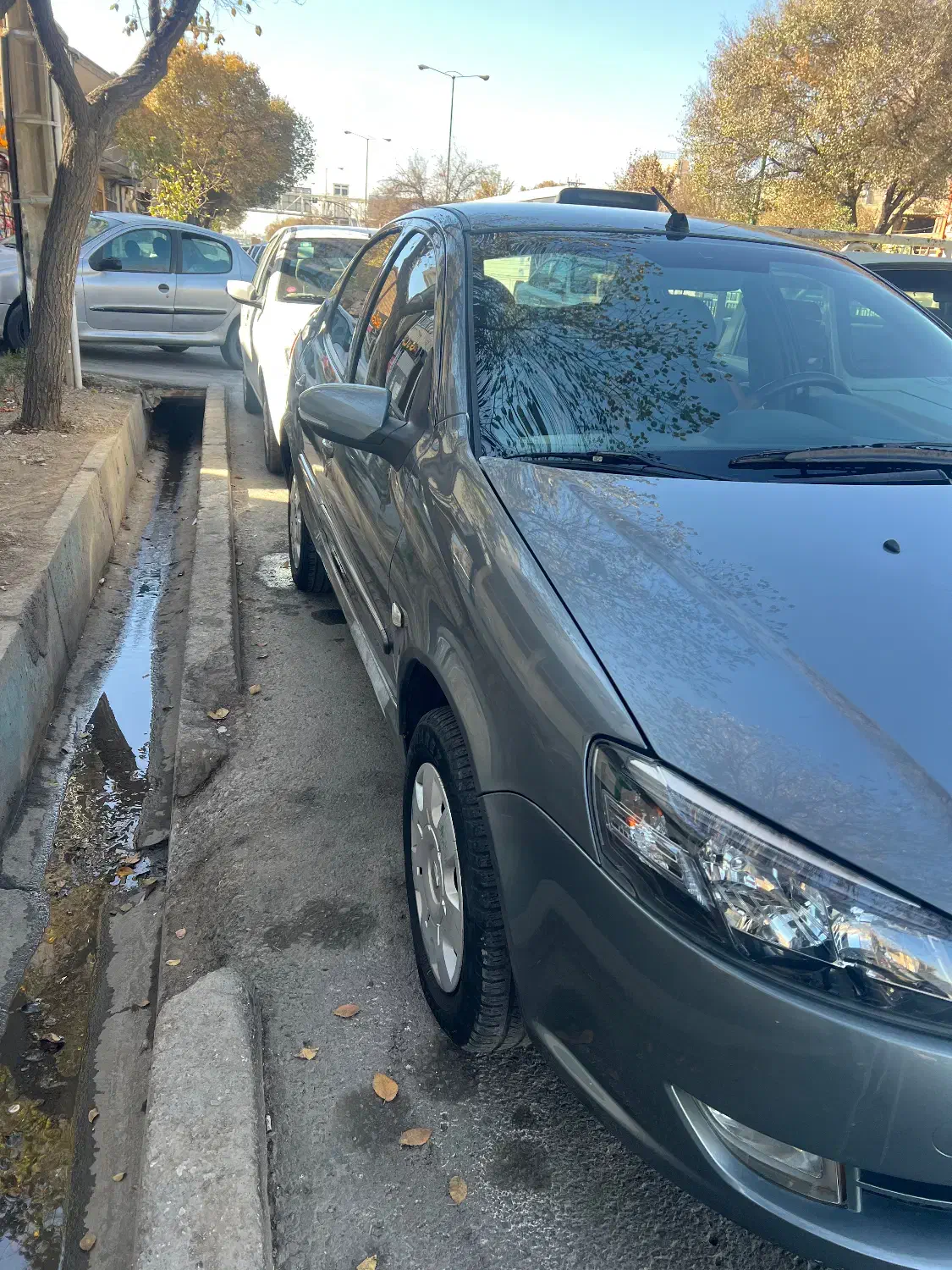 راناپلاس ۱۴۰۱ خاکستری کم کارکرد|خودرو سواری و وانت|اصفهان, کوی ولی عصر|دیوار