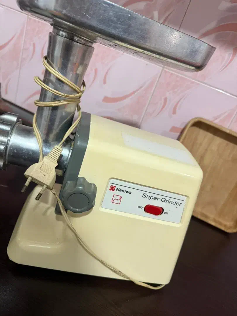 چرخ گوشت و پلوپز و توستر و هواپز و سرخ همه با هم|سایر لوازم برقی|رشت, باهنر|دیوار