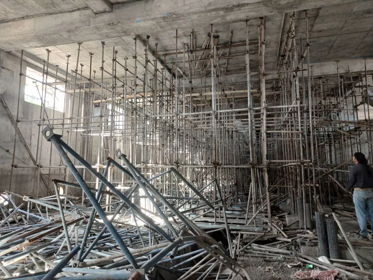 داربست فلزی پـرشیـن (سیداحمد)|خدمات پیشه و مهارت|کاشان, فاز ۲ ناجی آباد|دیوار