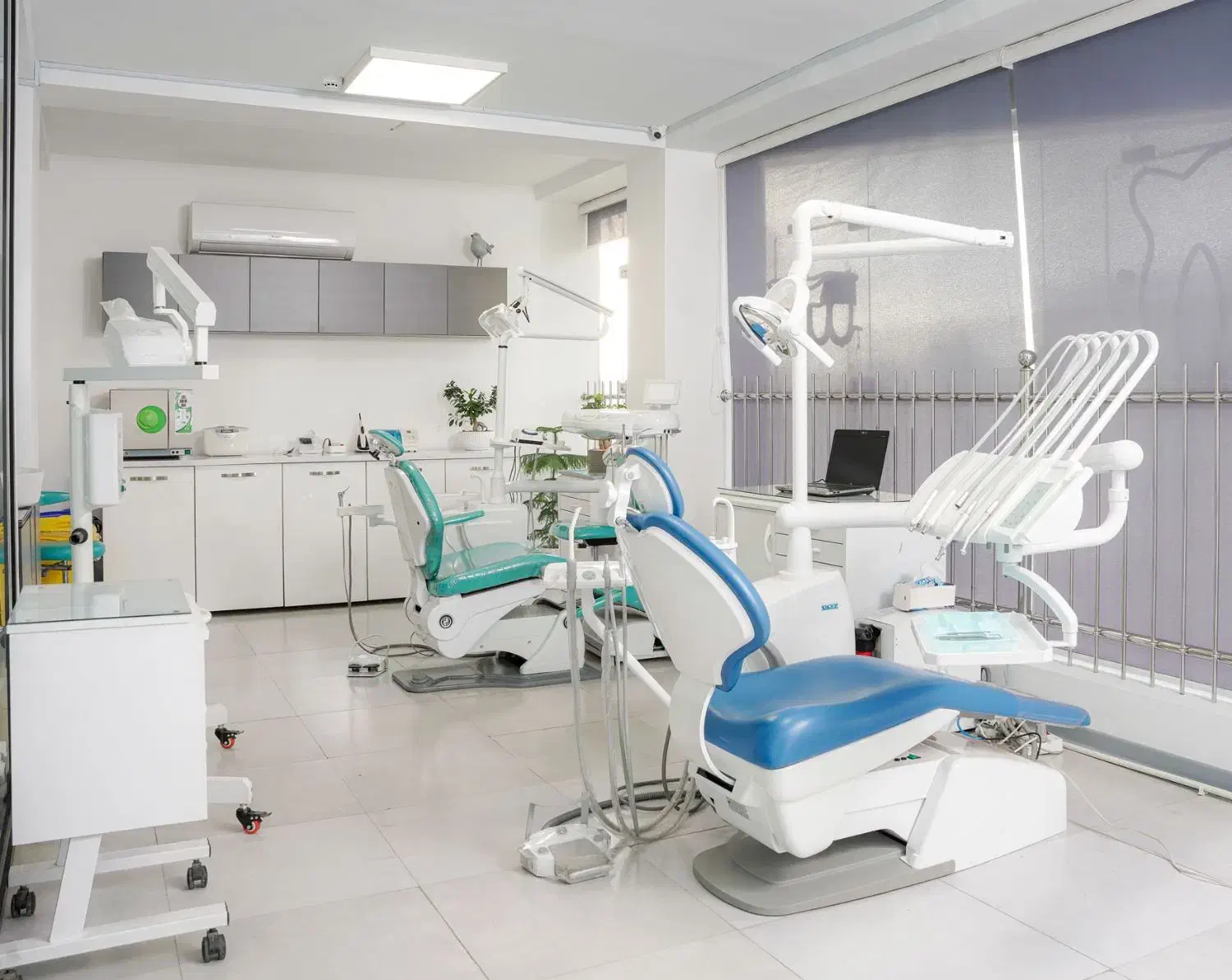 دستیار دندانپزشک بدون نیاز به سابقه|استخدام درمانی، زیبایی، بهداشتی|تهران, درختی|دیوار