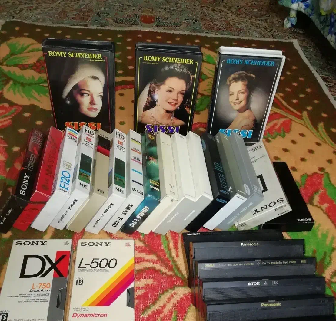 نوار بزرگ ویدئو فیلم های کلاسیک|فیلم و موسیقی|ارومیه, |دیوار