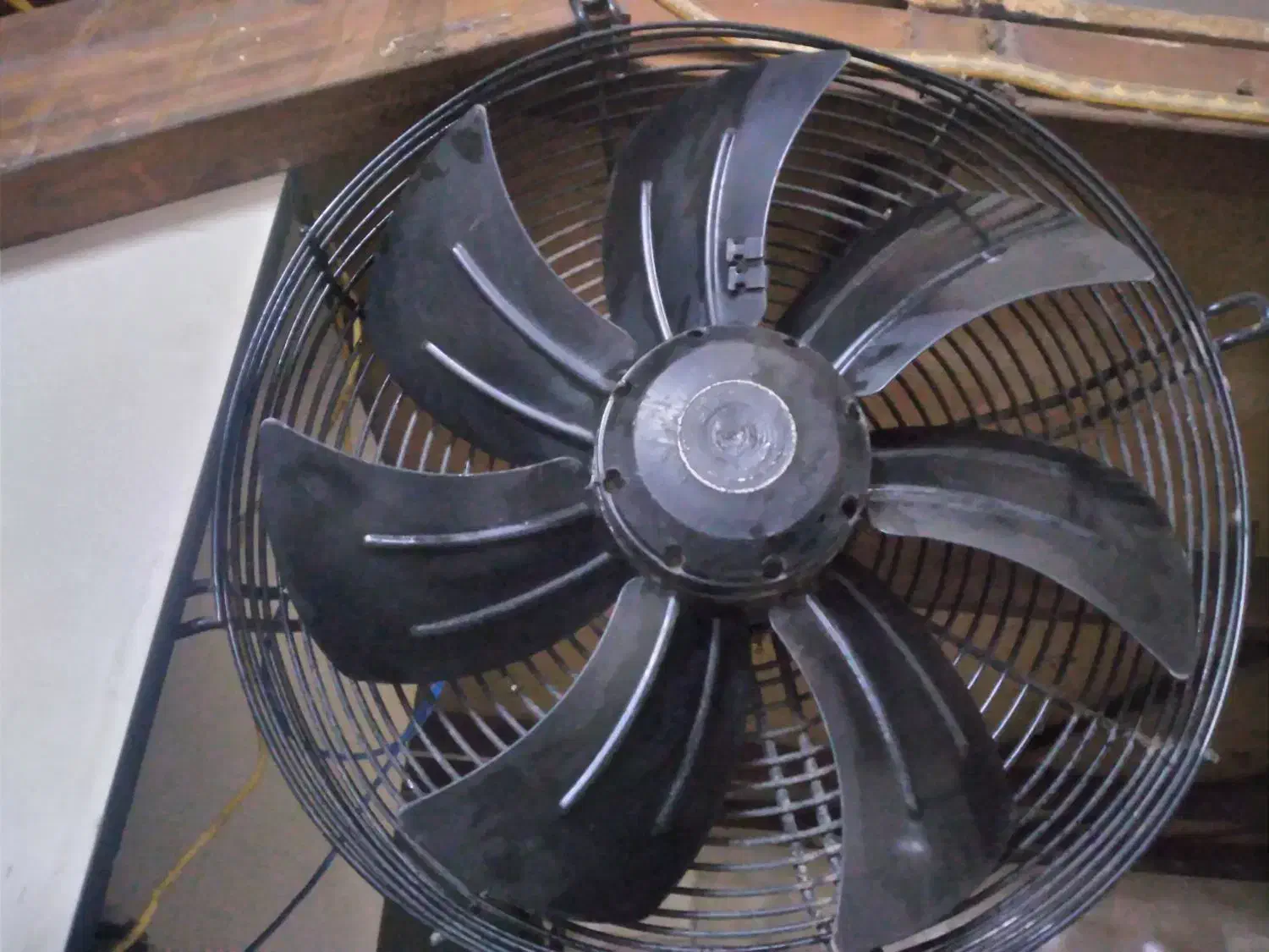 هواکش دمنده|پنکه و تصفیهکنندهٔ هوا|تبریز, |دیوار