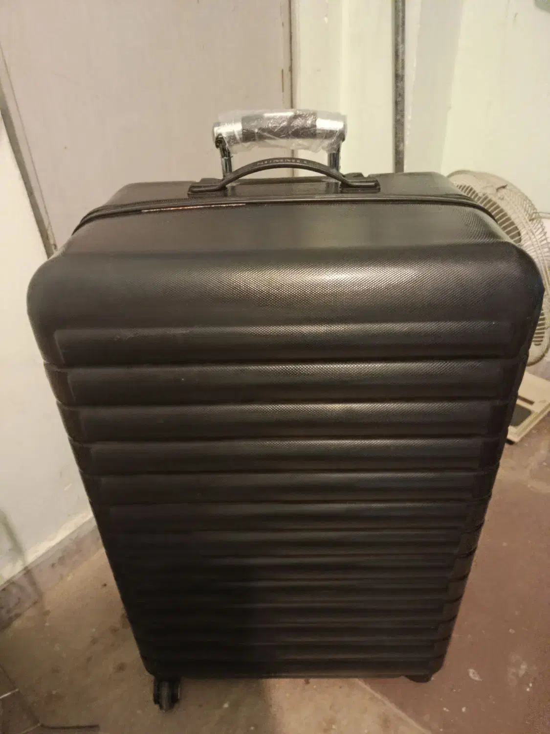 چمدان|کیف، کفش، کمربند|الیگودرز, |دیوار