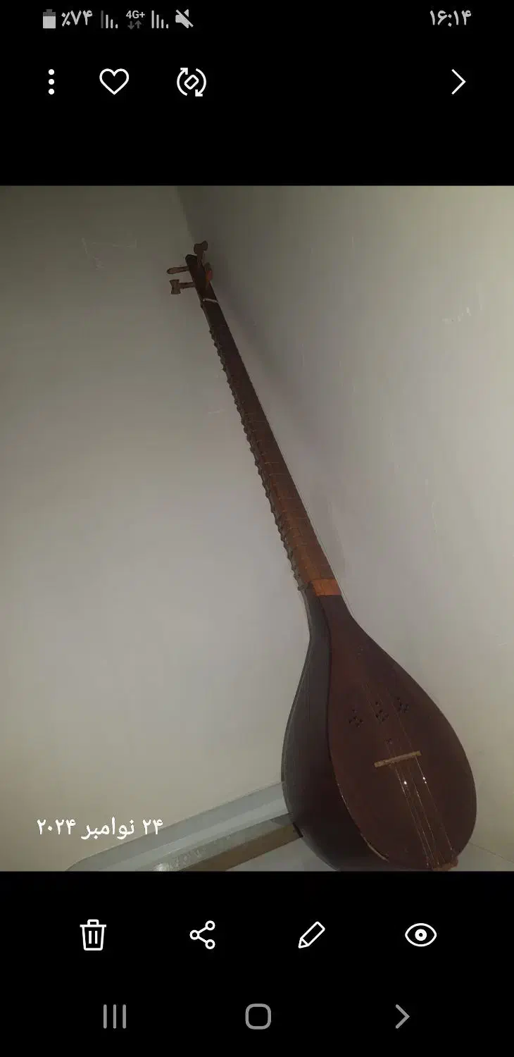 سه تار قدیمی|سازهای سنتی|بندر ماهشهر, |دیوار