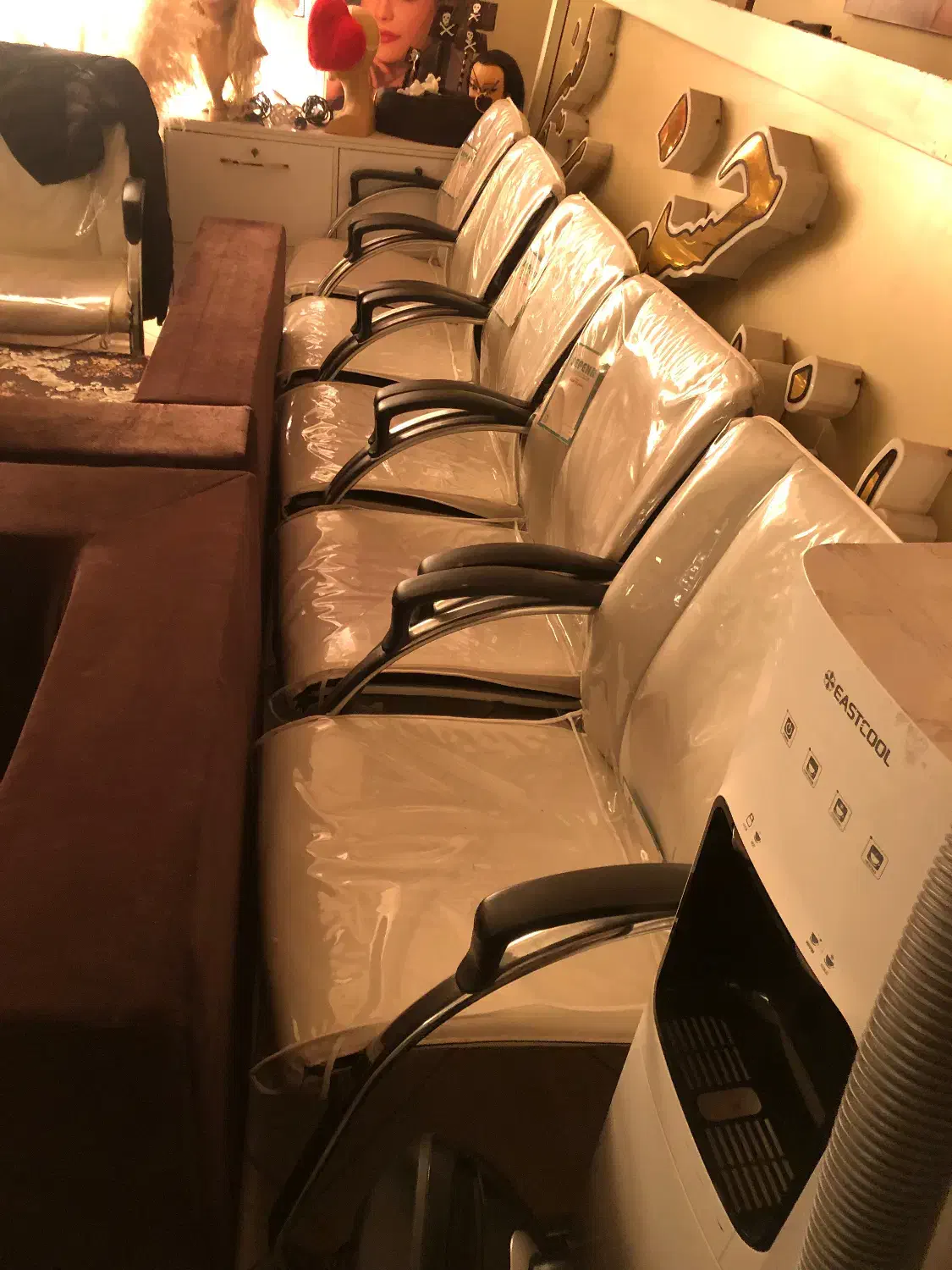 صندلی ارایشگاه واملاک|صندلی و نیمکت|اندیشه, شهرک کوثر|دیوار