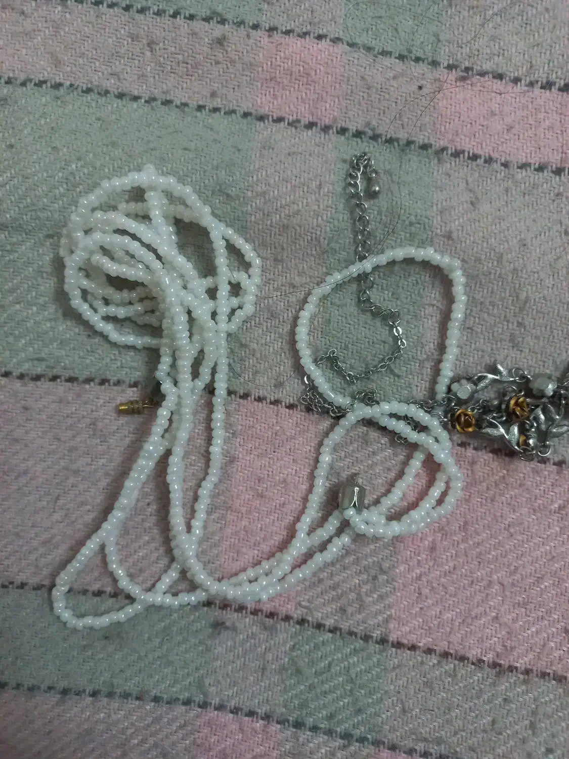 گردنبند خیلی گرفتارم خواهش میکنم ازم بخرید|بدلیجات|تهران, امام حسین|دیوار