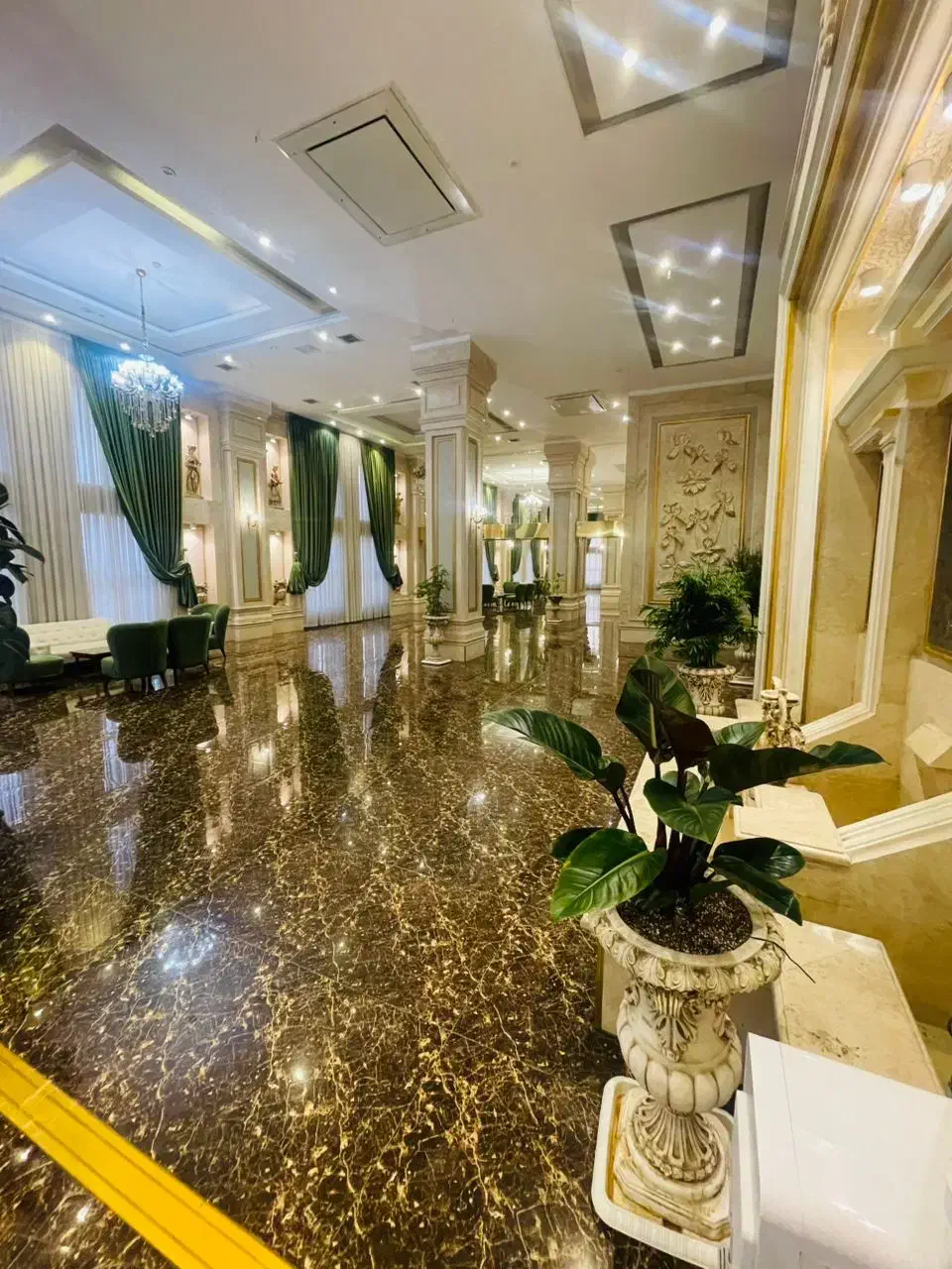 برج برلیان ۱۲۷ متر مشاعات آبی و هتلینگ